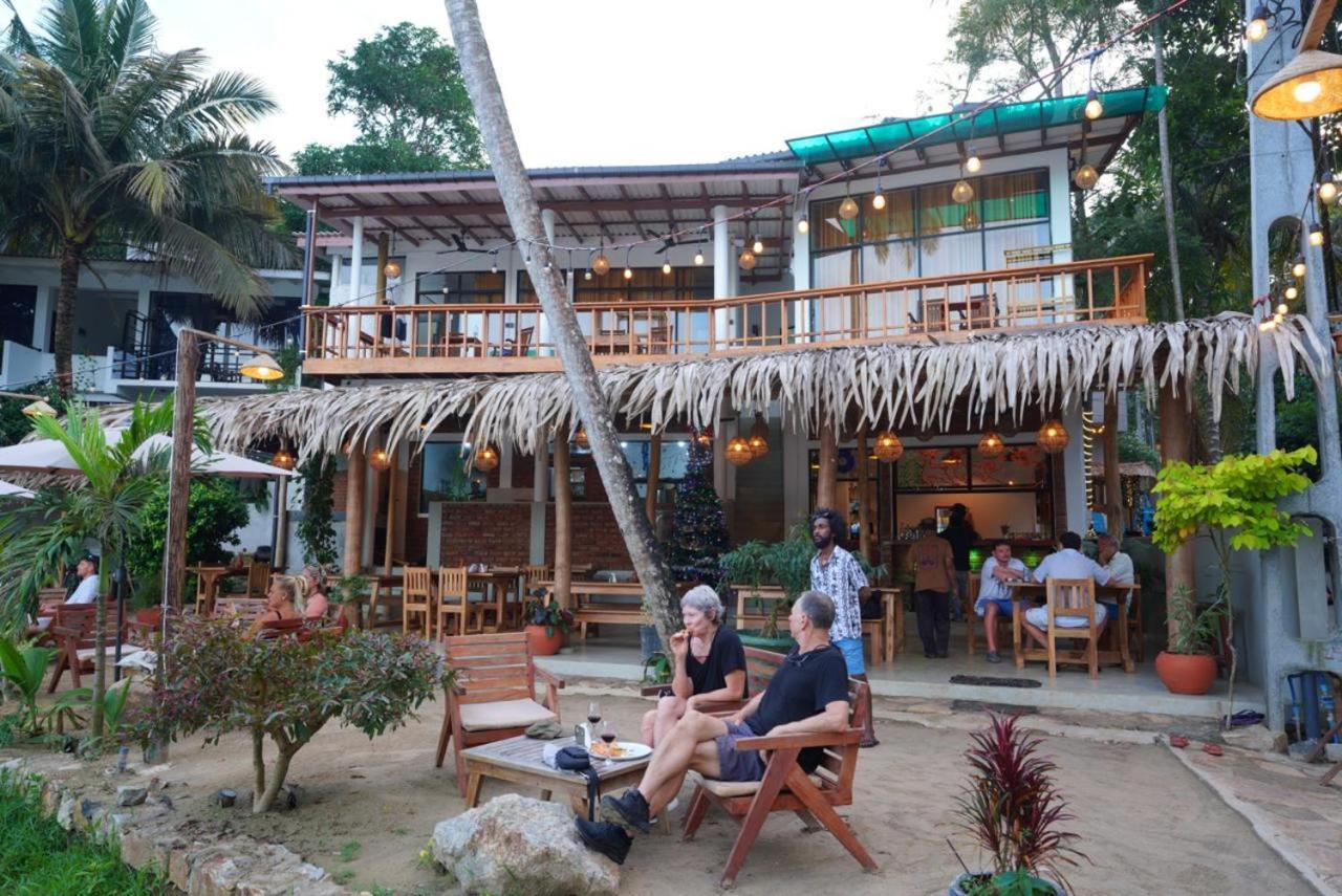 Muthu Sea View Hiriketiya Hotel Dickwella Exterior photo